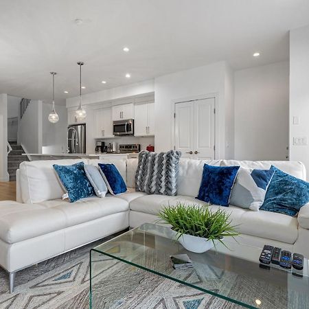 Luxury Spacious Private House Near City Centre Calgary Extérieur photo