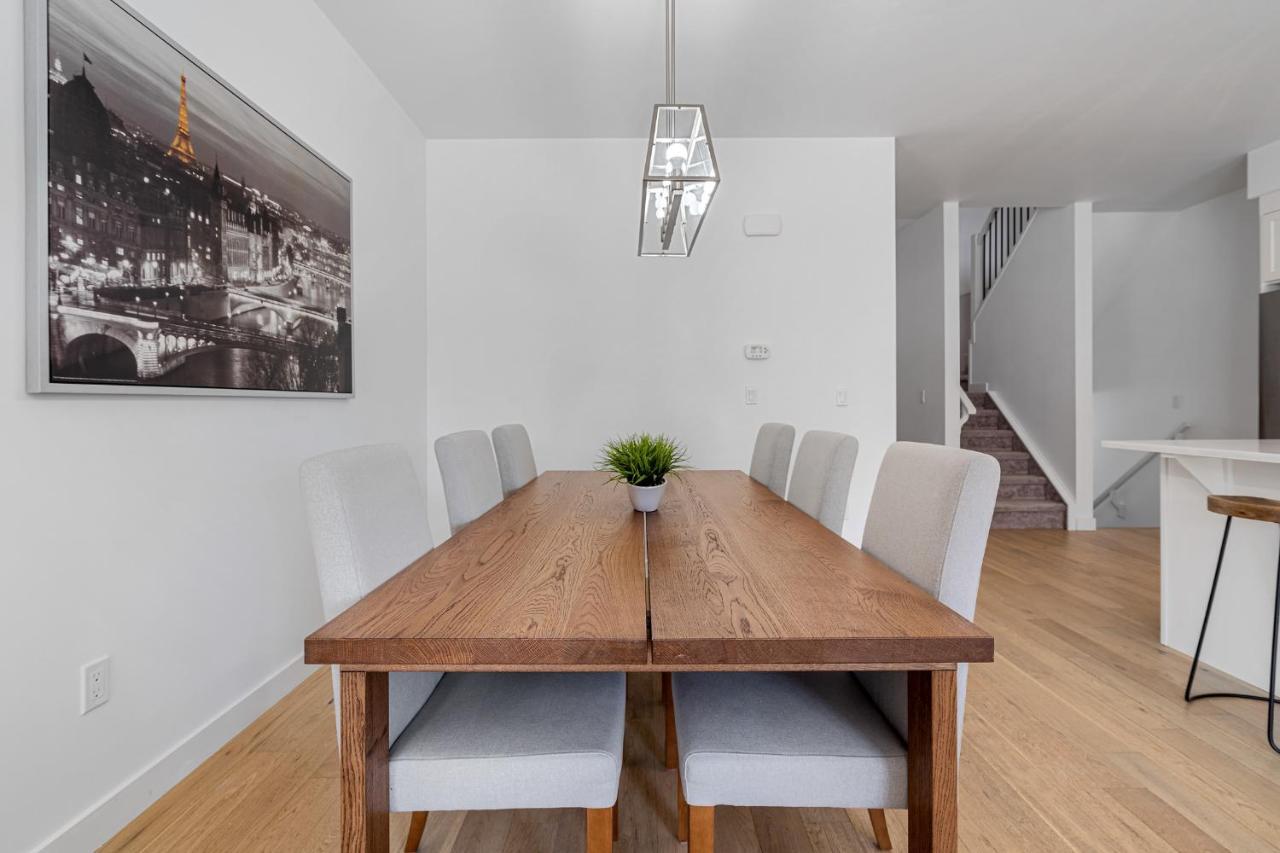 Luxury Spacious Private House Near City Centre Calgary Extérieur photo