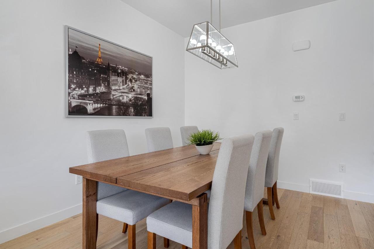 Luxury Spacious Private House Near City Centre Calgary Extérieur photo