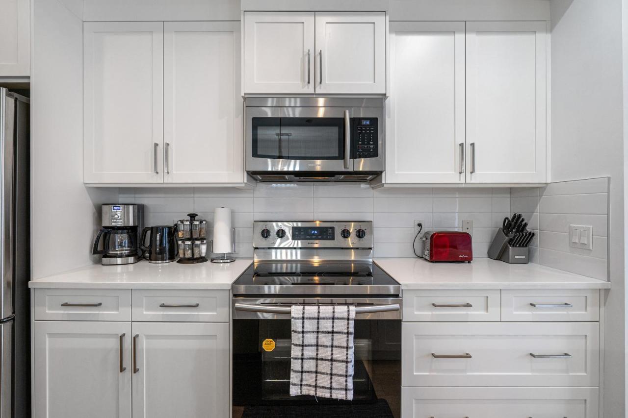 Luxury Spacious Private House Near City Centre Calgary Extérieur photo