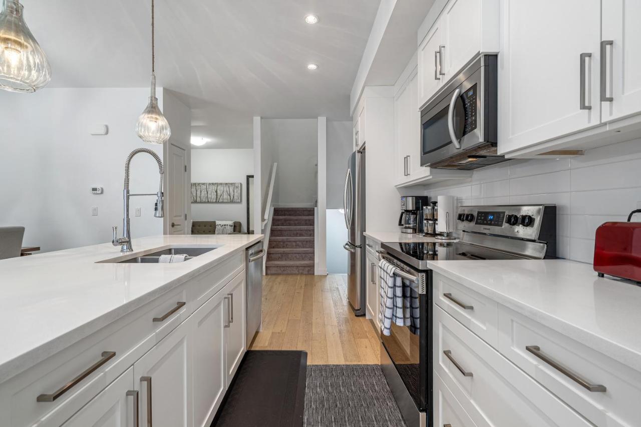 Luxury Spacious Private House Near City Centre Calgary Extérieur photo